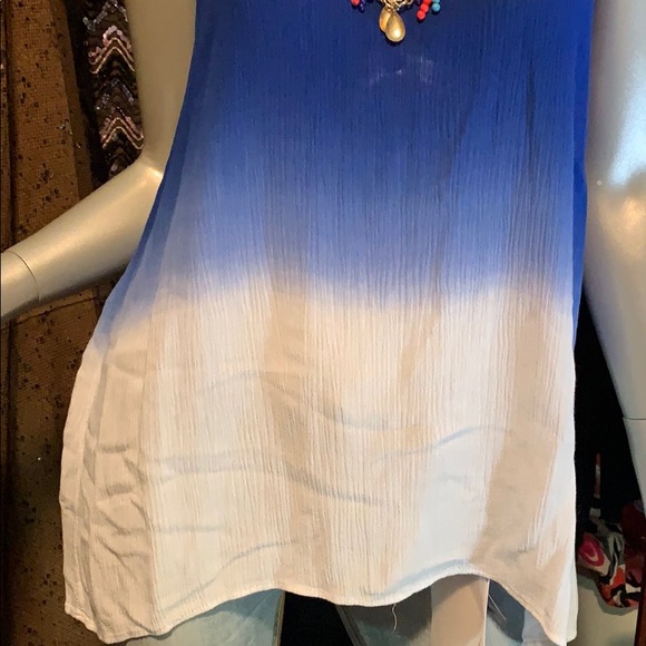 🎉Host Pick🎉 Blue River Top blue and white - Picture 3 of 8